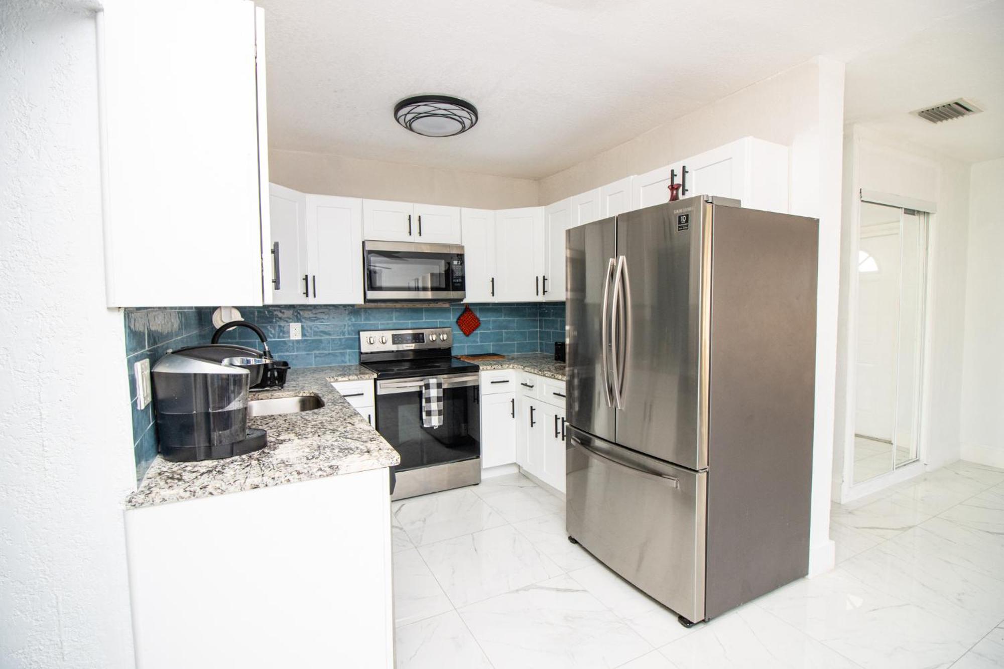 Shared Home - Close To The Beach ริเวียราบีช ภายนอก รูปภาพ